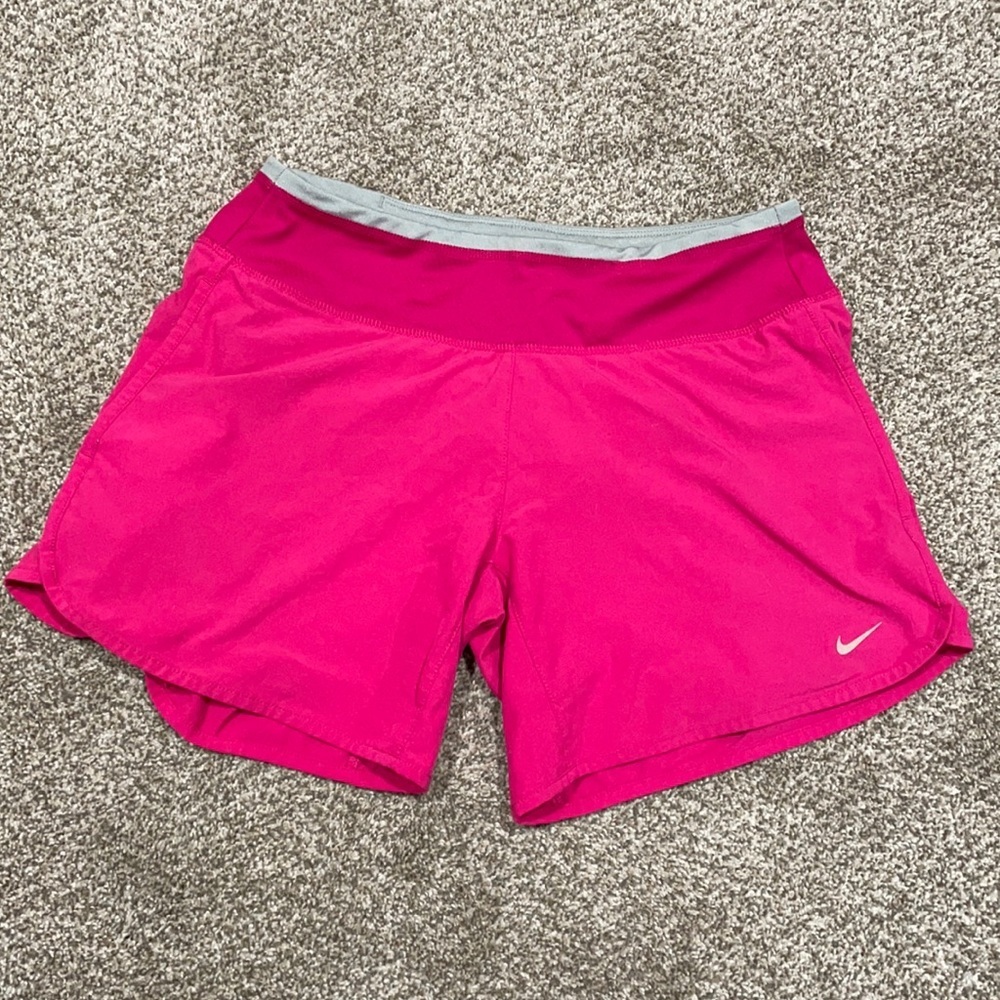 Nike Dri-Fit Shorts Pink Small